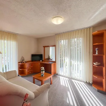 Apartment Heviz Apartman Heviz *