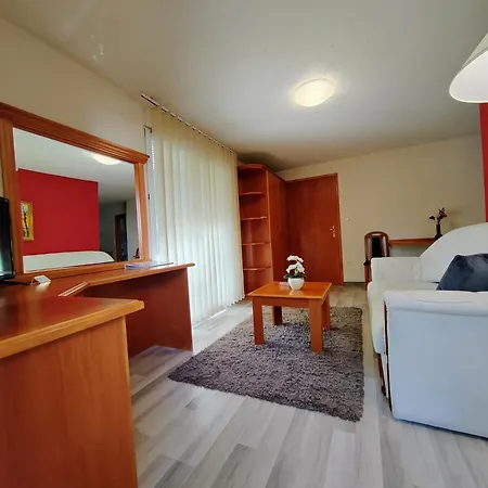 Apartment Heviz Apartman Heviz *
